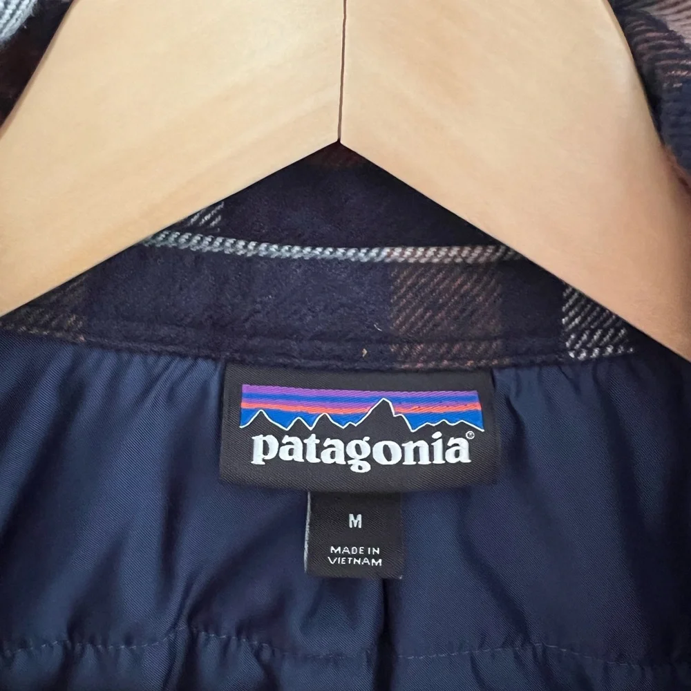 Patagonia Insulated Fjord Navy and Rust Plaid Flannel Shirt Jacket - Picture 2 of 5